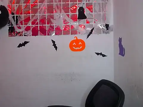 Snapshot of Gaby22d chatting on 10-23-25, 05:11 Gaby22d online show from 10-23-25, 05:11