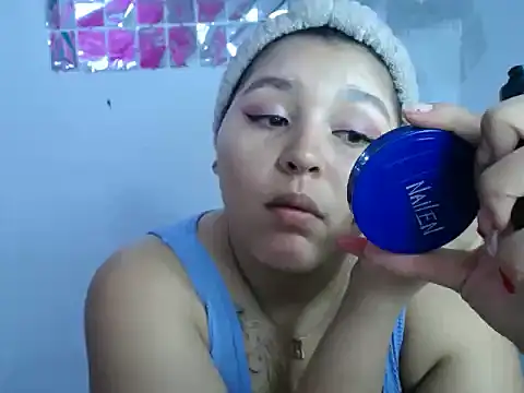 Snapshot of Gaby22d chatting on 11-19-25, 01:55 Gaby22d online show from 11-19-25, 01:55