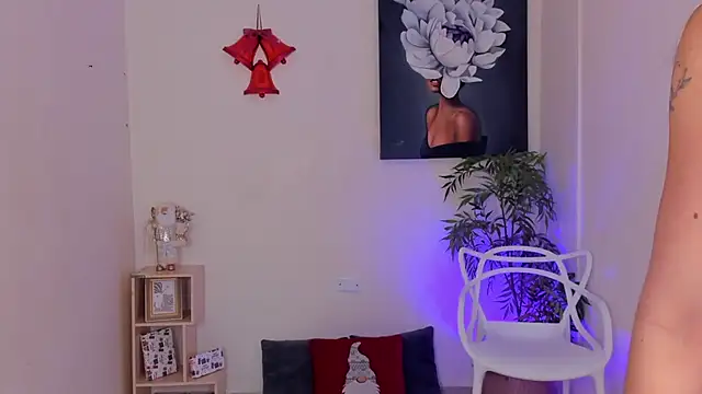 Snapshot of Gysel_flyn chatting on 12-18-25, 11:58 Gysel flyn online show from 12-18-25, 11:58