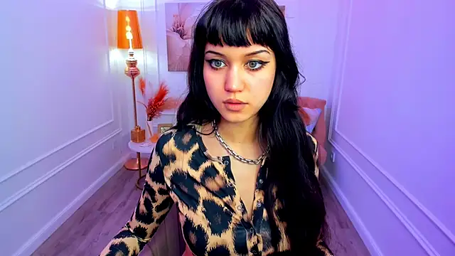 TiffanyYounge online show from 04-07-26, 12:18