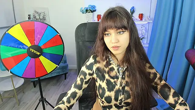 TiffanyYounge online show from 11-01-25, 11:26