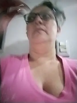 -saraqueen- online show from 12-19-25, 03:21