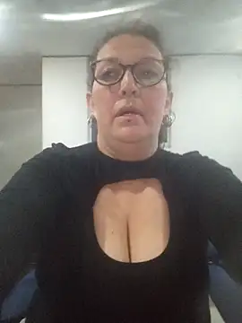 -saraqueen- online show from 10-23-25, 03:21