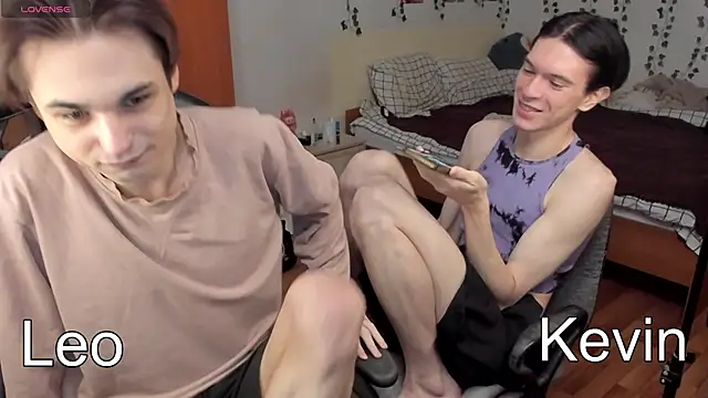 Snapshot of twink_boysss chatting on 10-12-25, 02:40 twink boysss online show from 10-12-25, 02:40