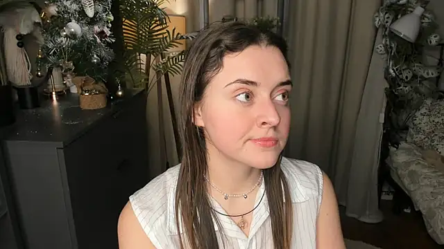 ThelmaJusto online show from 12-22-25, 03:45