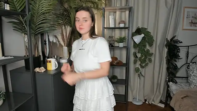 Snapshot of ThelmaJusto chatting on 10-19-25, 02:42 ThelmaJusto online show from 10-19-25, 02:42