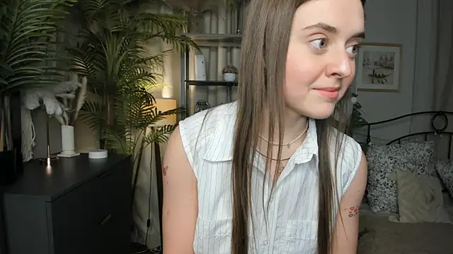 ThelmaJusto online show from 10-24-25, 03:33