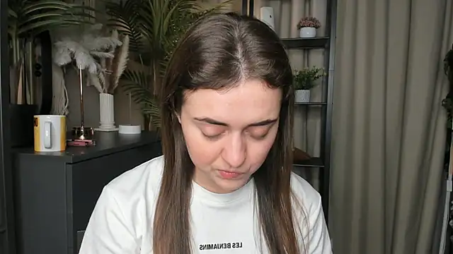 ThelmaJusto online show from 11-09-25, 02:32