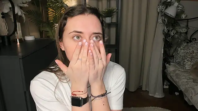 ThelmaJusto online show from 12-18-25, 03:16