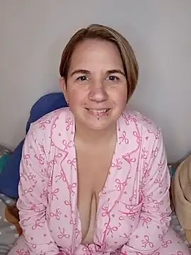 Snapshot of LaceyWestxx chatting on 11-01-25, 06:24 LaceyWestxx online show from 11-01-25, 06:24