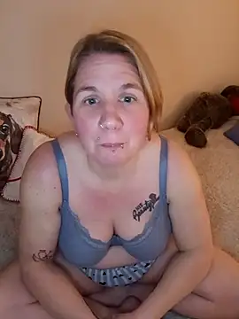 Snapshot of LaceyWestxx chatting on 02-27-26, 08:19 LaceyWestxx online show from 02-27-26, 08:19