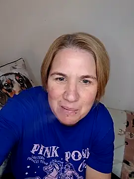 Snapshot of LaceyWestxx chatting on 11-25-25, 10:15 LaceyWestxx online show from 11-25-25, 10:15