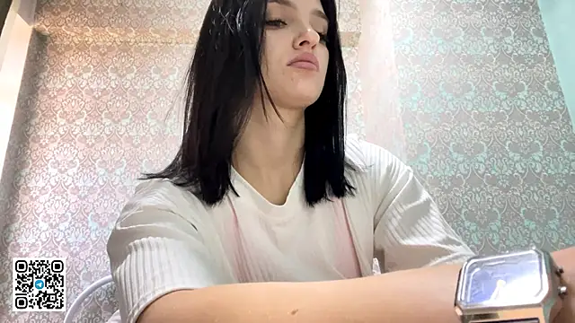 SorayaTrieger online show from 10-17-25, 09:01
