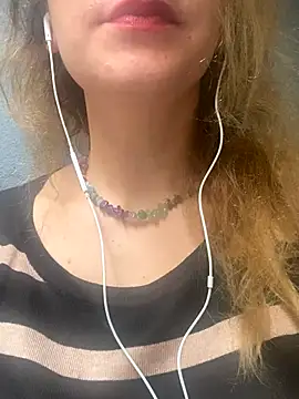 Snapshot of melisss2 chatting on 10-14-25, 08:04 melisss2 online show from 10-14-25, 08:04