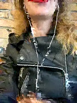 Snapshot of melisss2 chatting on 10-11-25, 12:50 melisss2 online show from 10-11-25, 12:50