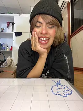 Snapshot of Eva_Feller69 chatting on 04-21-26, 02:51 Eva Feller69 online show from 04-21-26, 02:51