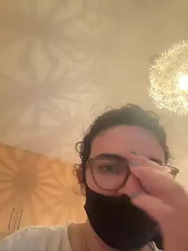 Snapshot of luciamaria01 chatting on 10-11-25, 03:13 luciamaria01 online show from 10-11-25, 03:13