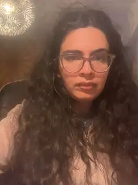 Snapshot of luciamaria01 chatting on 10-10-25, 04:41 luciamaria01 online show from 10-10-25, 04:41