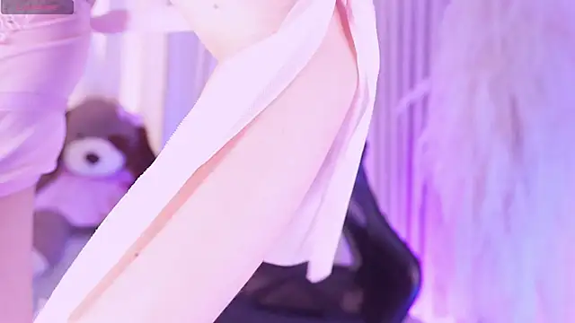 alejagarcia  online show from 12-14-25, 08:58