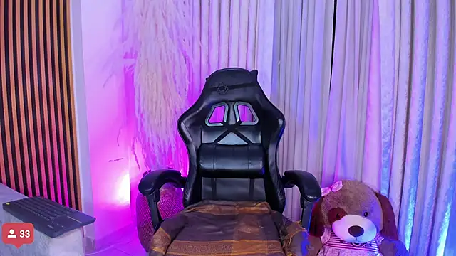 alejagarcia  online show from 11-03-25, 08:45