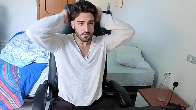 Al3xox02 online show from 04-10-26, 09:38