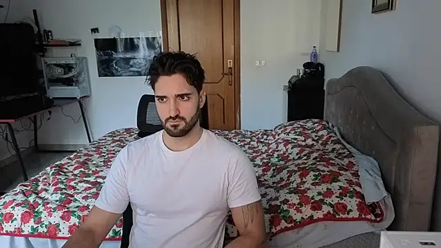 Snapshot of Al3xox02 chatting on 01-11-26, 12:34 Al3xox02 online show from 01-11-26, 12:34