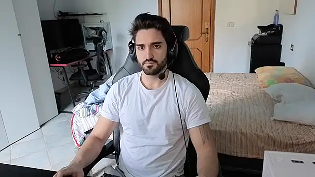 Al3xox02 online show from 02-11-26, 09:53