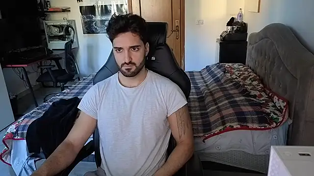 Snapshot of Al3xox02 chatting on 01-14-26, 11:36 Al3xox02 online show from 01-14-26, 11:36