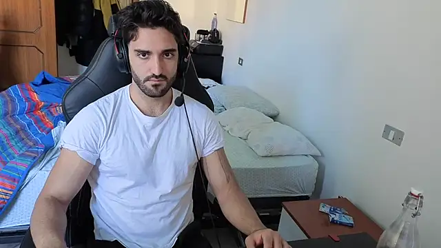 Al3xox02 online show from 04-09-26, 11:16