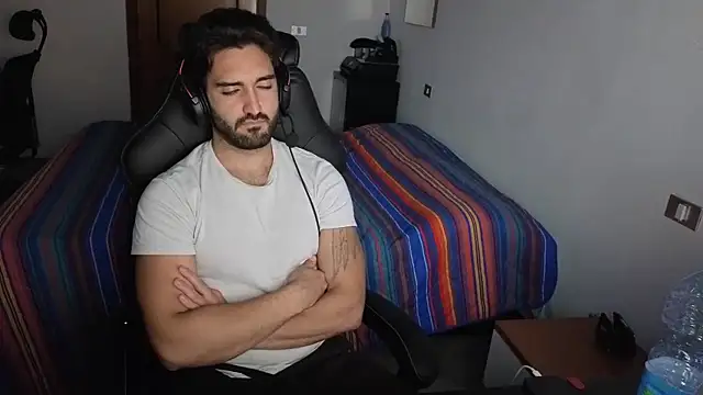 Al3xox02 online show from 04-15-26, 07:58