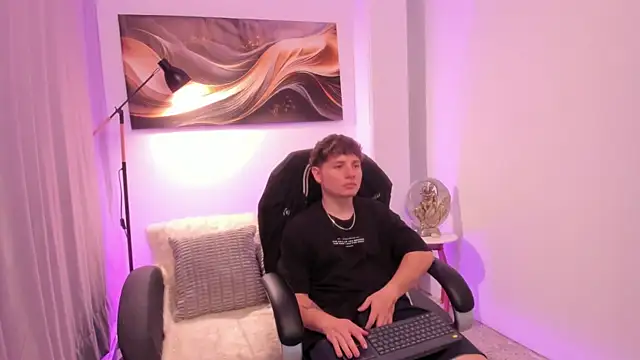 Leoo Miller online show from 11-07-25, 04:39