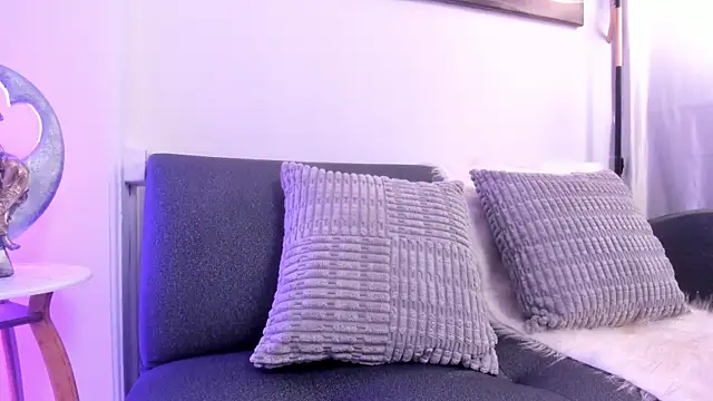 Leoo Miller online show from 11-16-25, 01:54