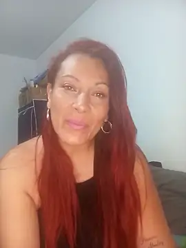 Snapshot of Fiery_Red chatting on 10-09-25, 01:06 Fiery Red online show from 10-09-25, 01:06
