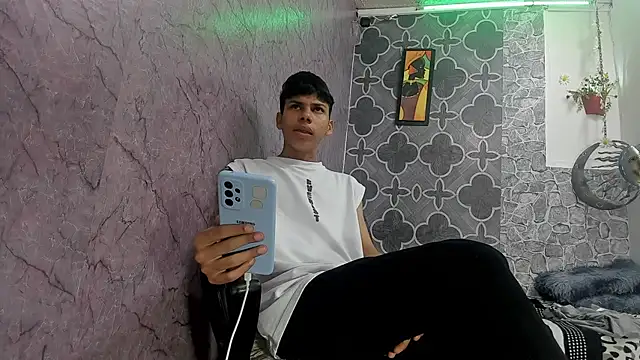 sexyboys cutex18 online show from 02-17-26, 11:46