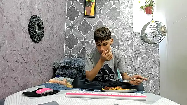 sexyboys cutex18 online show from 12-21-25, 09:04