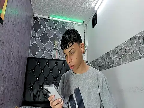 sexyboys cutex18 online show from 03-20-26, 12:44