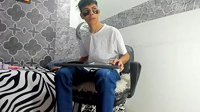 sexyboys cutex18 online show from 02-05-26, 08:37