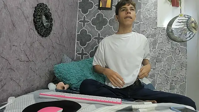 sexyboys cutex18 online show from 12-22-25, 07:58