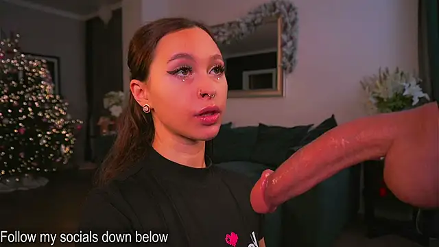 Snapshot of karolineneuer_ chatting on 12-01-25, 01:17 karolineneuer online show from 12-01-25, 01:17