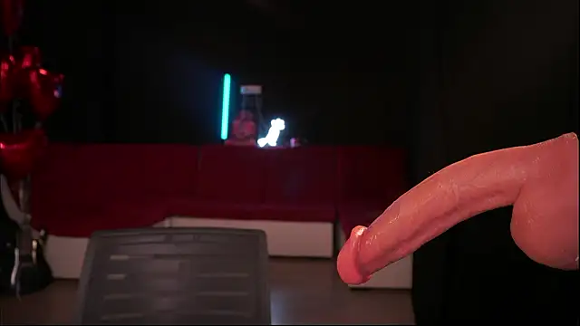 Snapshot of karolineneuer_ chatting on 02-14-26, 05:29 karolineneuer online show from 02-14-26, 05:29