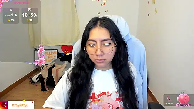 LoveLyy- online show from 10-17-25, 01:02