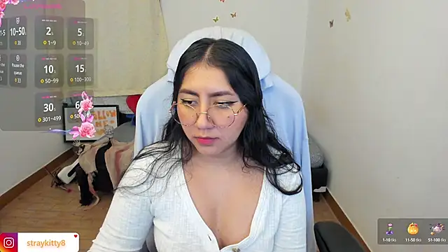 LoveLyy- online show from 10-13-25, 09:16