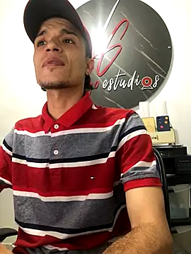 Snapshot of santyrestrepo chatting on 10-08-25, 11:16 santyrestrepo online show from 10-08-25, 11:16