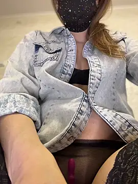 Aurynne online show from 04-14-26, 08:25