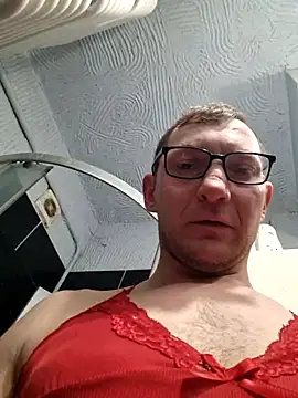 Snapshot of MeskaKurwa1988 chatting on 02-18-26, 05:31 MeskaKurwa1988 online show from 02-18-26, 05:31