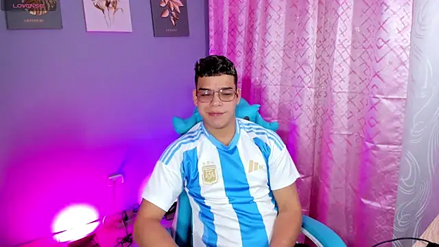 alex boyy online show from 10-05-25, 01:07