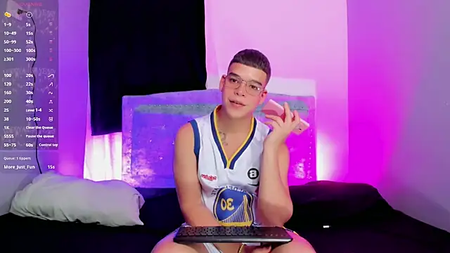 alex boyy online show from 10-12-25, 11:11