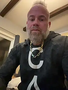 Snapshot of Muscledick40 chatting on 02-09-26, 03:48 Muscledick40 online show from 02-09-26, 03:48