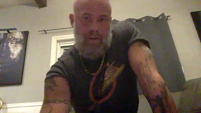 Snapshot of Muscledick40 chatting on 02-17-26, 04:21 Muscledick40 online show from 02-17-26, 04:21