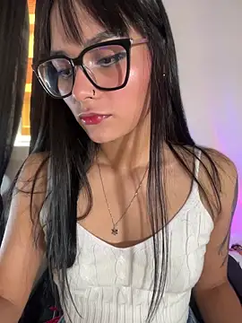 AlannaDollx online show from 11-19-25, 02:06